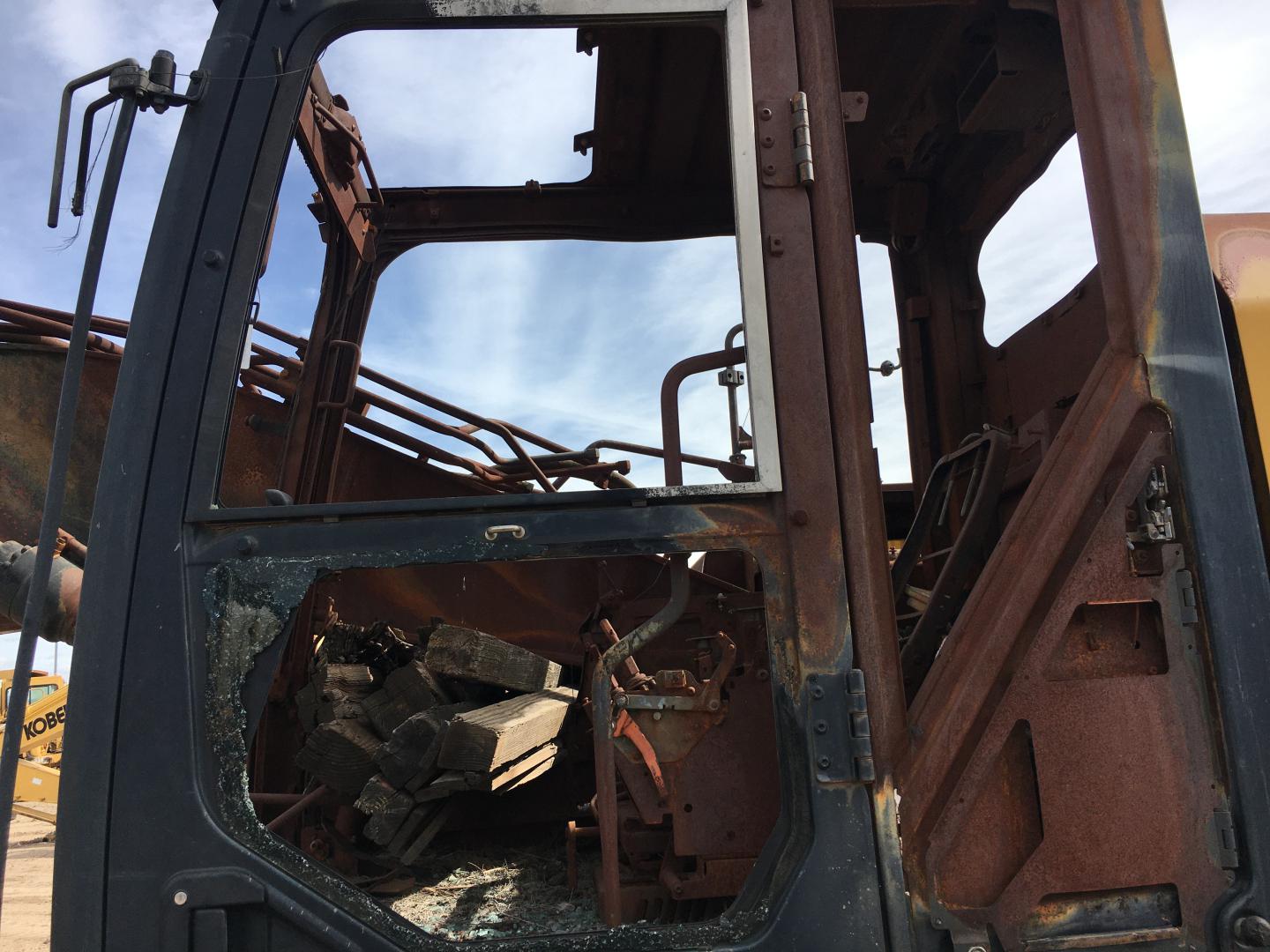 ./imagenes/INVOICE/2019/17081/EXCAVADORA CATERPILLAR 320E (27).JPG